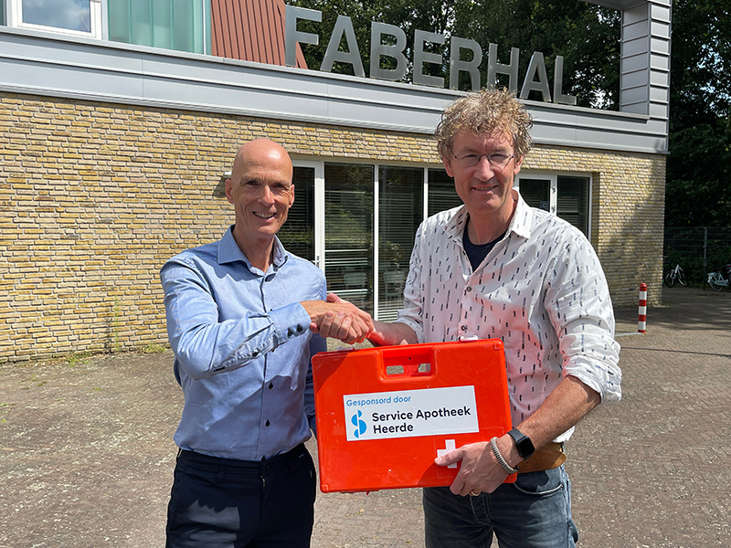 Volleybalvereniging en apotheek verlengen contract